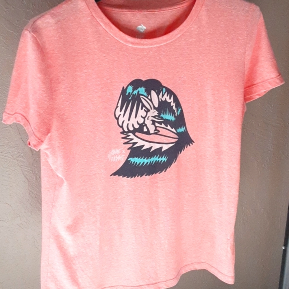 Soft Rabbit Running Salmon Remix tee XL
